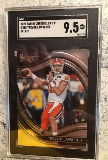2021 Panini Chronicles Draft Picks #258 Trevor Lawrence Select SGC 9.5