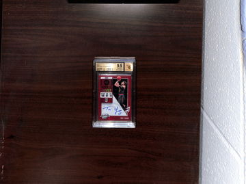 2018 Panini Contenders Optic Red Trae Young #124 /149 AU BGS 9.5 Auto 10