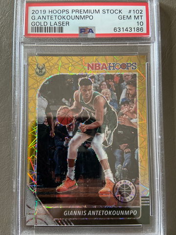 2019 Hoops Premium Stock Giannis Antetokounmpo GOLD Lazer PSA 10