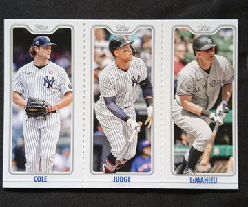 Yankees triple 2022 topps