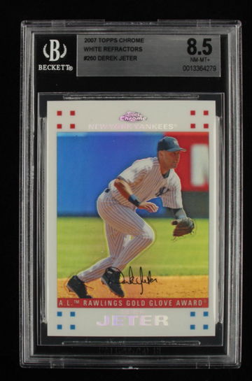 Derek Jeter 2007 Topps Chrome White Refractor #260 /660  BGS 8.5
