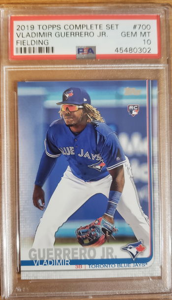 2019 TOPPS VLADIMIR GUERRERO JR PSA 10 #700 FIELDING 