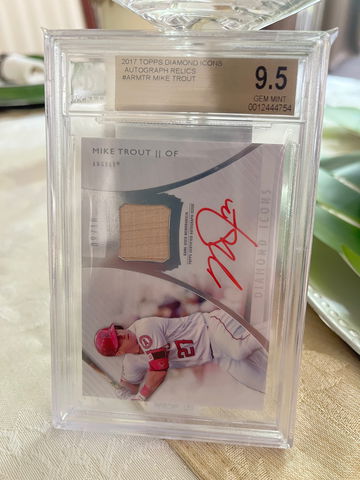 2017 Topps Diamond Icons 9/10 Mike Trout Relic Auto BGS 9.5 Auto 10