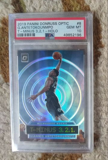 Giannis Antetokounmpo Insert -- 2019 Optic T-Minus 3 2 1 #8 HOLO PRIZM 