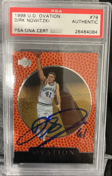 1998 U.D. Ovation Dirk Nowitzki Rookie Auto