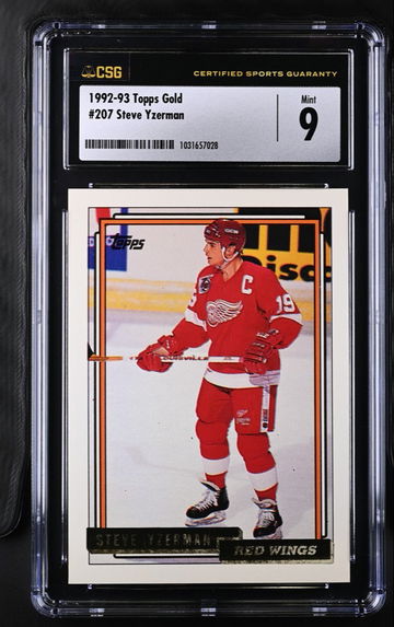 1992-93 TOPPS GOLD STEVE YZERMAN #207 CSG 9