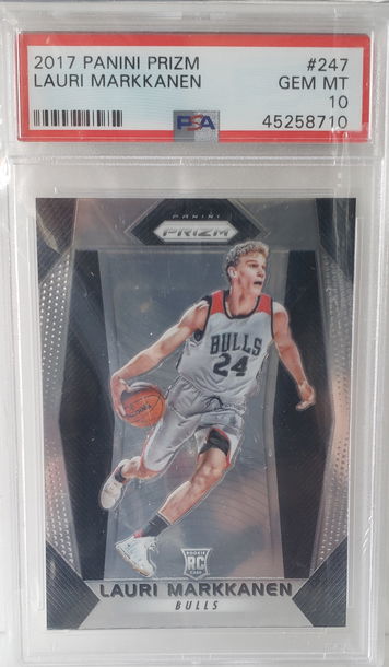 2017 Panini Prizm Lauri Markkanen PSA 10