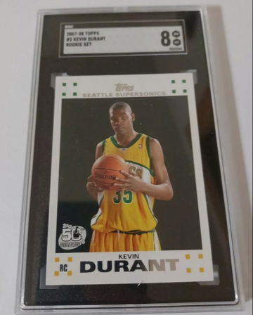 2007/08 Topps Kevin Durant RC SGC 8 (SHIPS TRACKED FROM CANADA)