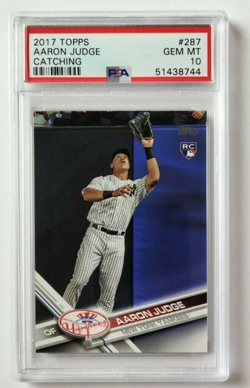 2017 Topps #287 Aaron Judge RC CATCHING Variation Yankees Rookie PSA 10 Gem Mint