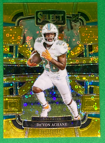 (DAMAGED)2023 select no huddle de’von achane gold disco rookie /10 READ!