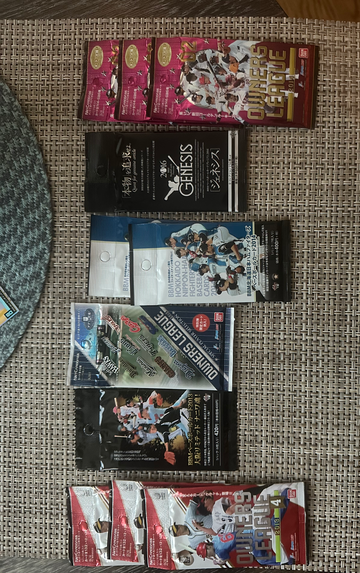 12 Packs Ohtani cards