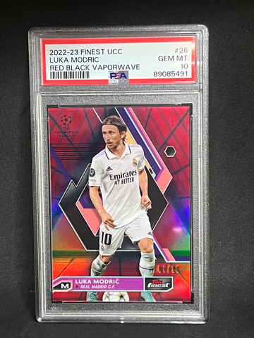2022-23 Topps Finest UCC Red Black Vaporwave /10 Luka Modric PSA 10 