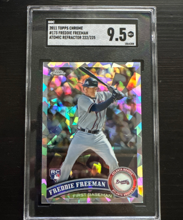 2011 TOPPS CHROME ATOMIC REFRACTOR #173 FREDDIE FREEMAN ROOKIE /225 SGC 9.5