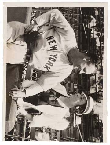 1933 Original News Photograph of Lou Gehrig with his future wife NY Yankees HOF TYPE 1