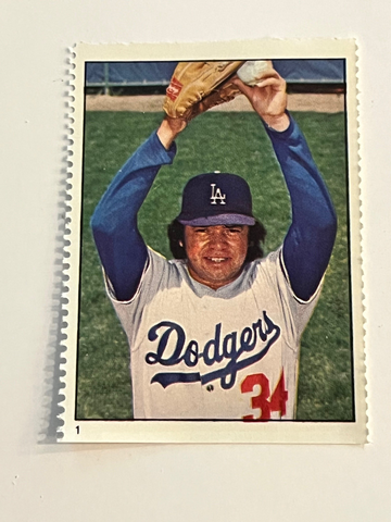 1982 Fernando Valenzuela Fleer Stamp #1 (NM-MT)