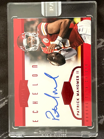 2017 Patrick Mahomes II Plates & Patches Upper Echelon Auto Red - White Box 1/1