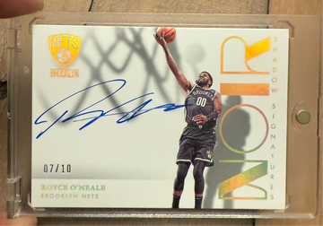 2022-23 Panini Noir Royce O'Neale Shadow Signatures Holo Gold Auto /10 