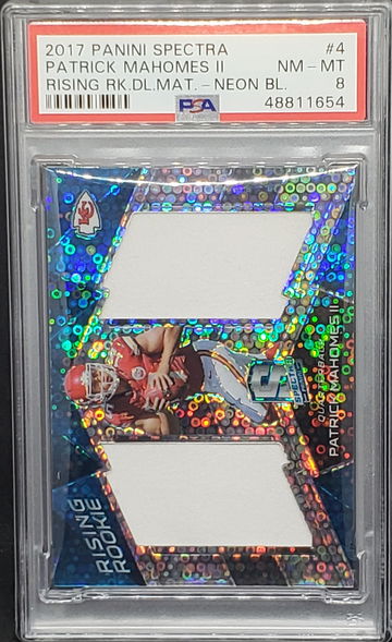 2017 Spectra Patrick Mahomes Rising Rookie Materials /99 PSA 8