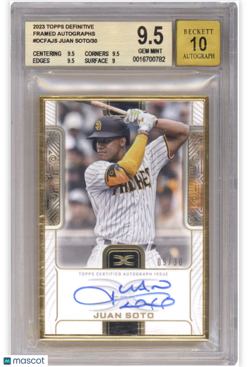 2023 Topps Definitive Collection Framed Autographs Juan Soto #DCFAJS /30 autograph BGS 9.5 Auto 10