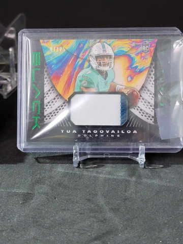 Black tua Tagovailoa Rookie Patch Green Emerald ssp /25