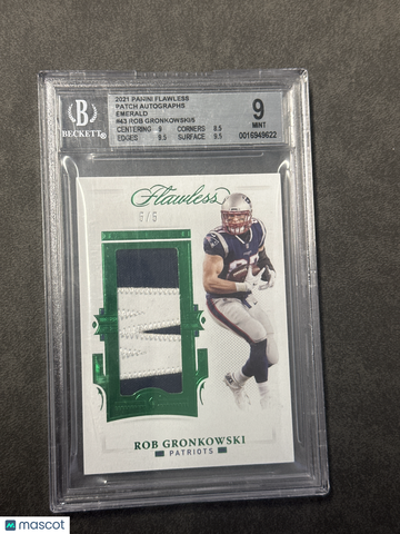 2021 Panini Flawless Patch Autographs Emerald Rob Gronkowski #43 /5 BGS 9