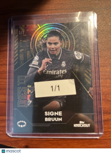 2025-26 Topps Signe Bruun Gold