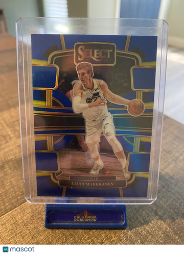 2023-24 Panini Select Lauri Markkanen #19 Blue Prizms