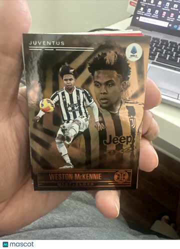 2021-22 Panini Illusions Weston McKennie #185