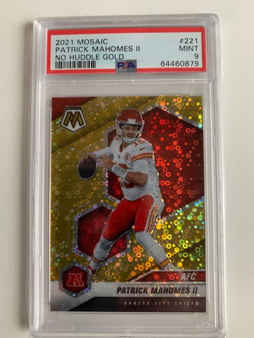 2021 MOSAIC PATRICK MAHOMES NO HUDDLE DISCO GOLD 8/10 PSA 9