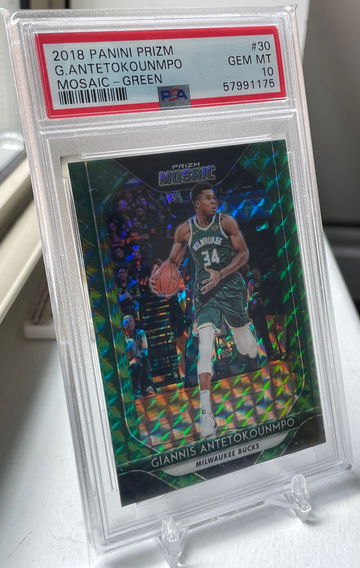 PSA 10 - GIANNIS 2018 Prizm Mosaic Green 