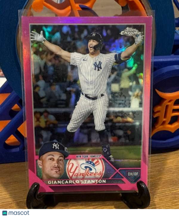2023 Topps Chrome - Pink Refractors Giancarlo Stanton #90