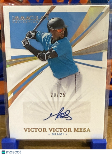2021 Panini Immaculate Collection Victor Victor Mesa #IS-VM Immaculate Signatures Gold SN AU