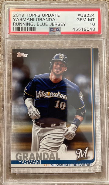 2019 Topps Update Yasmani Grandal Running, Blue Jersey