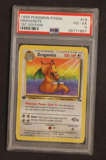 1999 Pokemon Fossil 1st Edition Dragonite #19 PSA 4