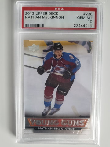 Nathan MacKinnon (no pink)