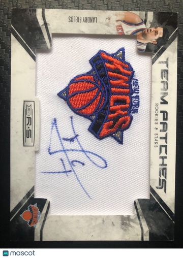 Landry Fields 2011 Panini New York Knicks Logo Rookie Patch Auto Serial #116/499
