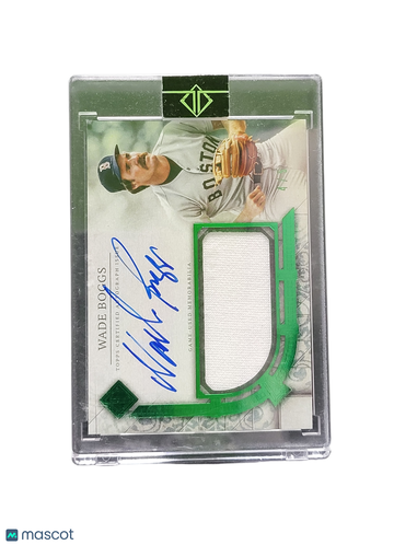 2024 Topps Transcendent Collection Wade Boggs #TCAR-WB Green Relic Variation Game-Used Memorabilia