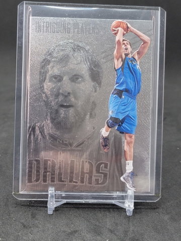2012-13 Intrigue Dirk Nowitzki Intriguing Players platinum foil sp