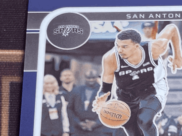 2024-25 Hoops Victor Wembanyama #165 Premium Prizms Blue SN
