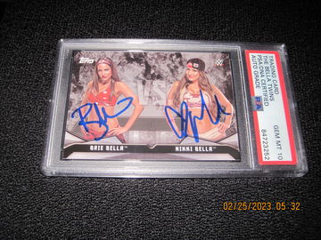2016 WWE THE BELLA TWINS PSA/DNA CERTIFIED AUTO -PSA10