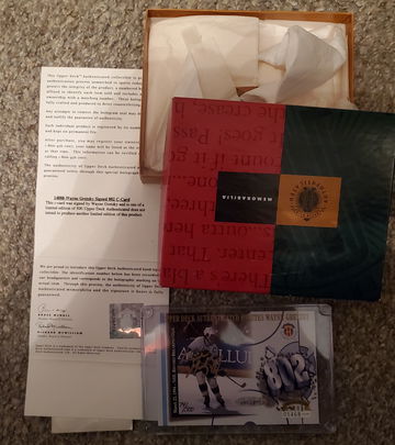 UDA wayne gretzky 802 74/500 autographed