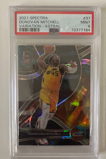 2021 Panini Spectra Donavan Mitchell Astral Refractor /35 PSA 9