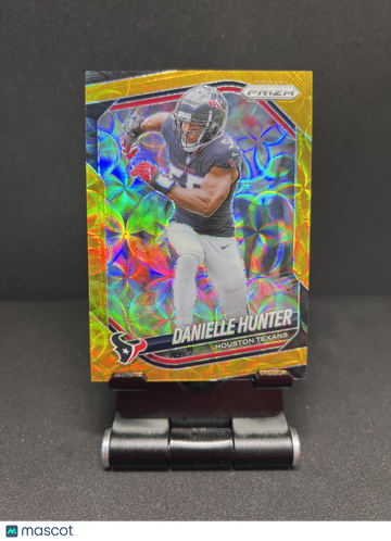 2025 PRIZM DANIELLE HUNTER GOLD SCOPE /10