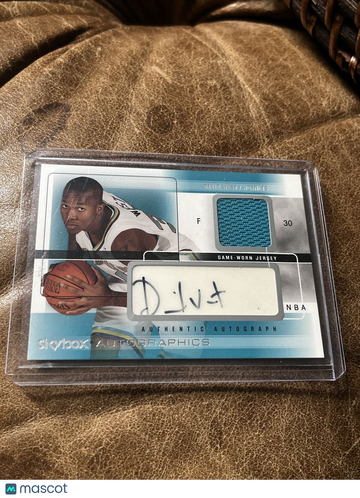 2005 Skybox David West Patch Auto Hornets  Game Used Jersey Signed Panini