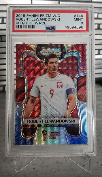 2018 Prizm World Cup Red Blue Refractor Robert Lewandowski PSA 9