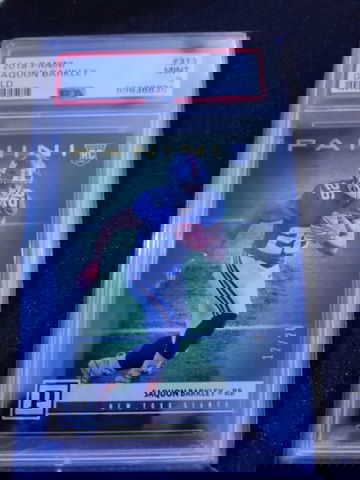 Saquon Barkley 2018 Panini #313 RC Gold Knight Parallel/20 PSA 9