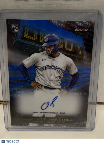 2025 Finest Orelvis Martinez #DAV-OM Debut Autographs Blue SN AU