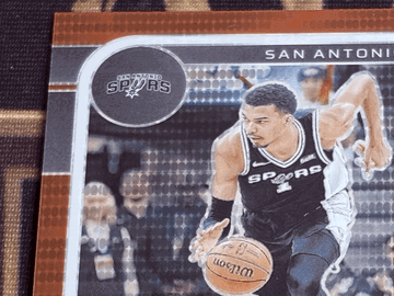 2024-25 Hoops Victor Wembanyama #165 Premium Prizms Pulsar Red SN