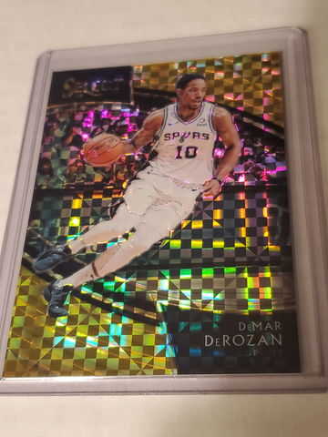 DEMAR DEROZAN 2018-19 SELECT GOLD COURTSIDE #'D 1/10