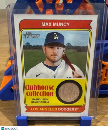 2023 Topps Heritage - Clubhouse Collection Relics High Number Max Muncy #CCR-MM